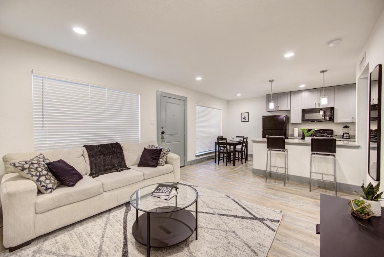 Trendy Midtown Apt, Walk To Shops & Sites, Pets Ok Houston Esterno foto