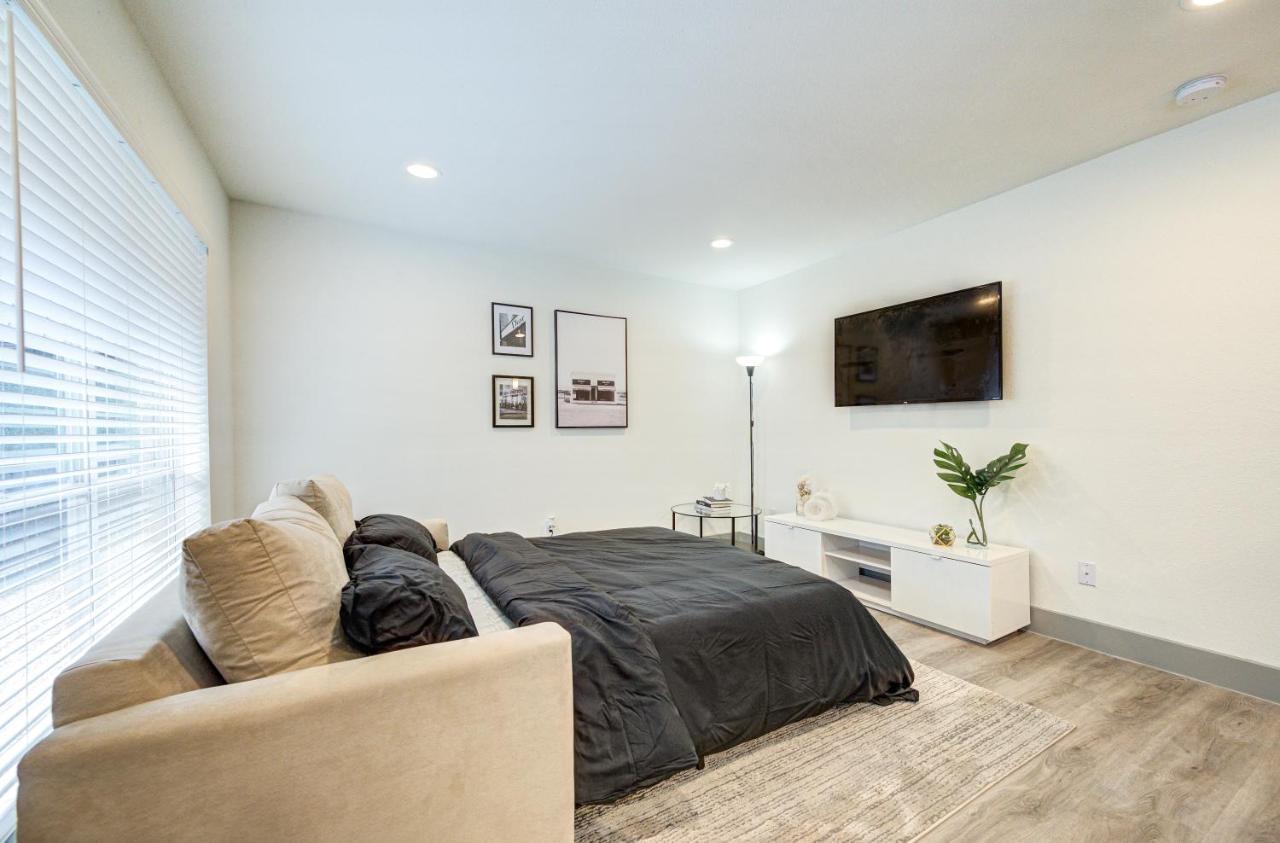 Trendy Midtown Apt, Walk To Shops & Sites, Pets Ok Houston Esterno foto