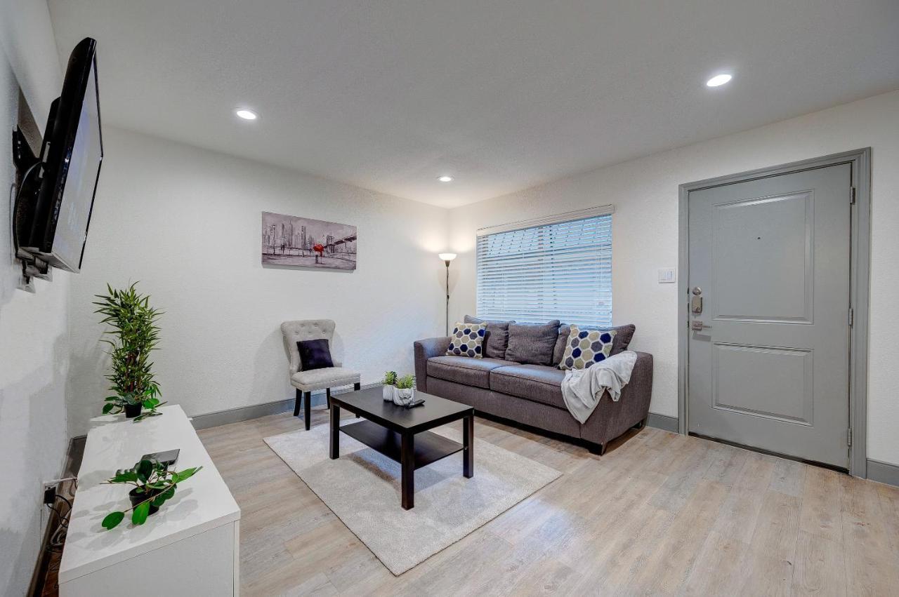 Trendy Midtown Apt, Walk To Shops & Sites, Pets Ok Houston Esterno foto