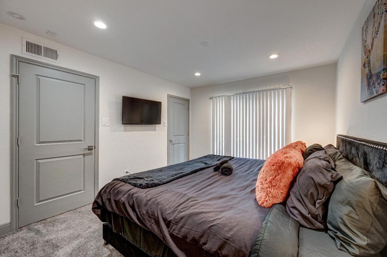Trendy Midtown Apt, Walk To Shops & Sites, Pets Ok Houston Esterno foto