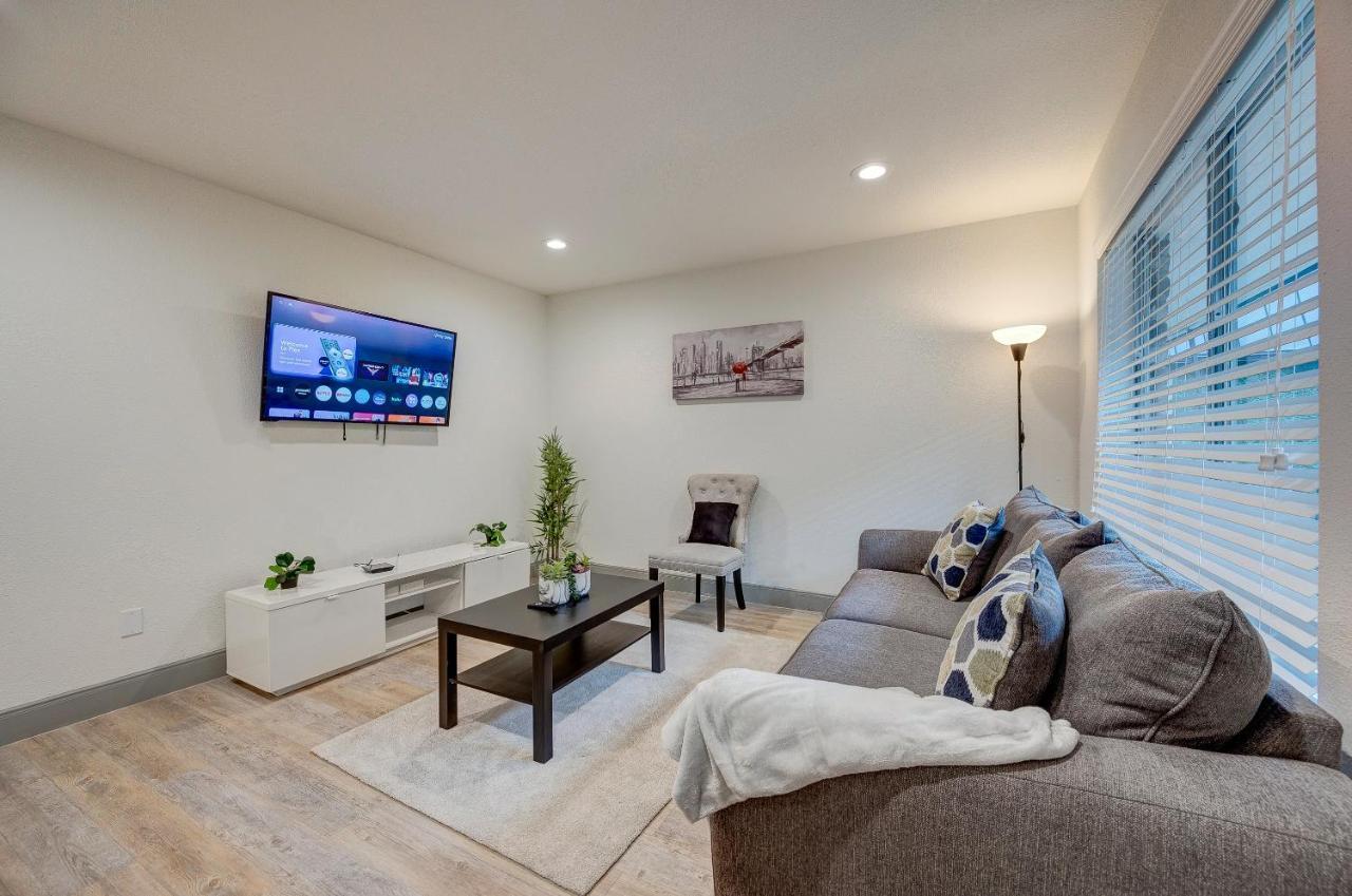 Trendy Midtown Apt, Walk To Shops & Sites, Pets Ok Houston Esterno foto