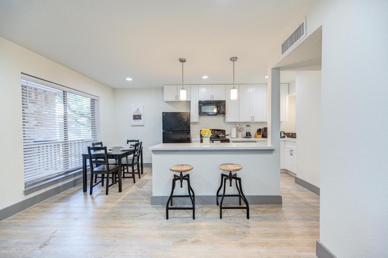 Trendy Midtown Apt, Walk To Shops & Sites, Pets Ok Houston Esterno foto
